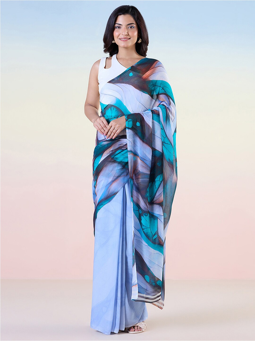 

navyasa by liva Abstract Printed Liva Saree, Blue