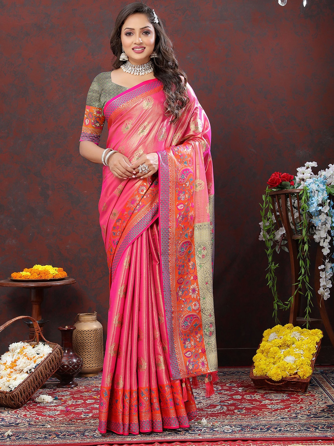 

NIWAA Ethnic Motifs Woven Design Zari Kanjeevaram Saree, Pink