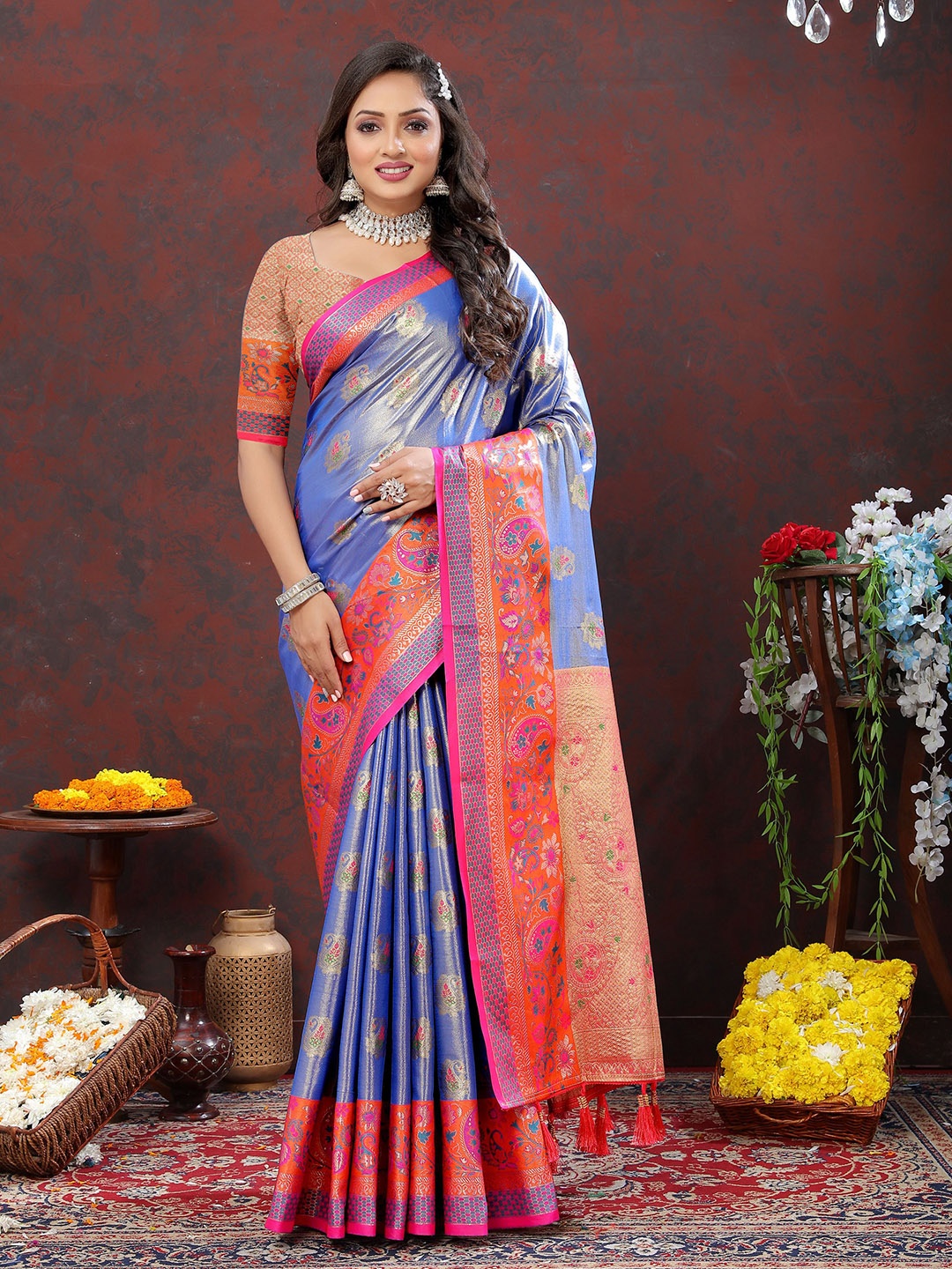 

NIWAA Ethnic Motifs Woven Design Zari Kanjeevaram Saree, Purple