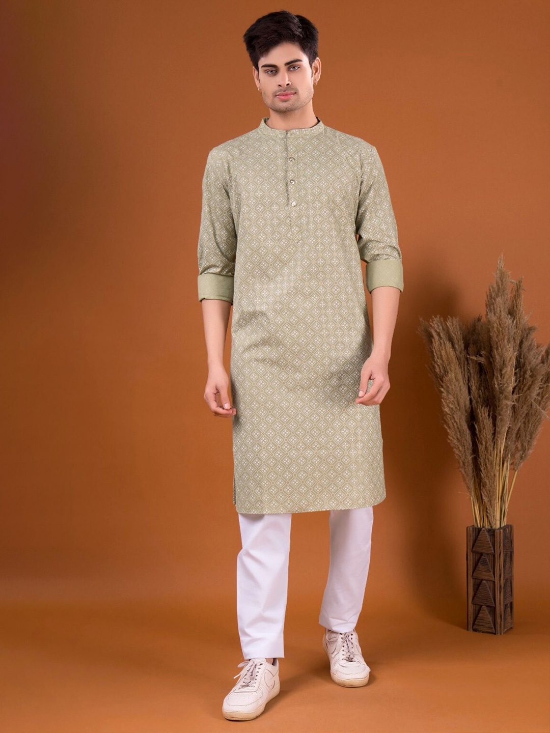 

SHIWAM ETHNIX Printed Long Sleeve Straight Kurta, Green
