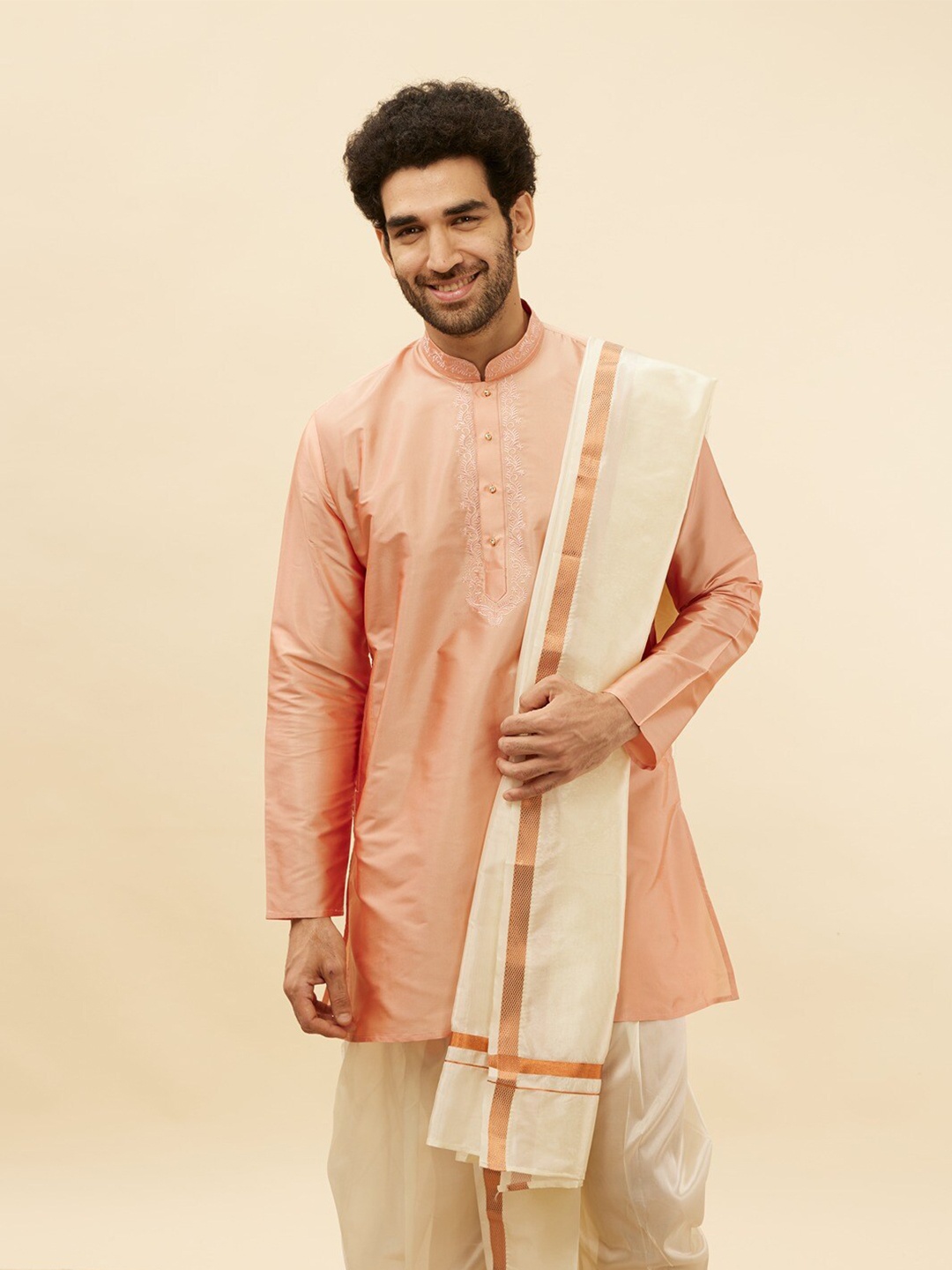 

Manyavar Men Mandarin Collar Long Sleeves Straight Kurta With Dupatta, Peach