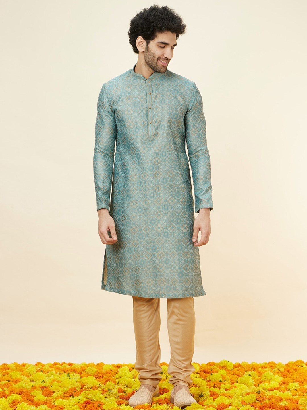 

Manyavar Ethnic Motifs Printed Regular Kurta with Pyjamas, Green