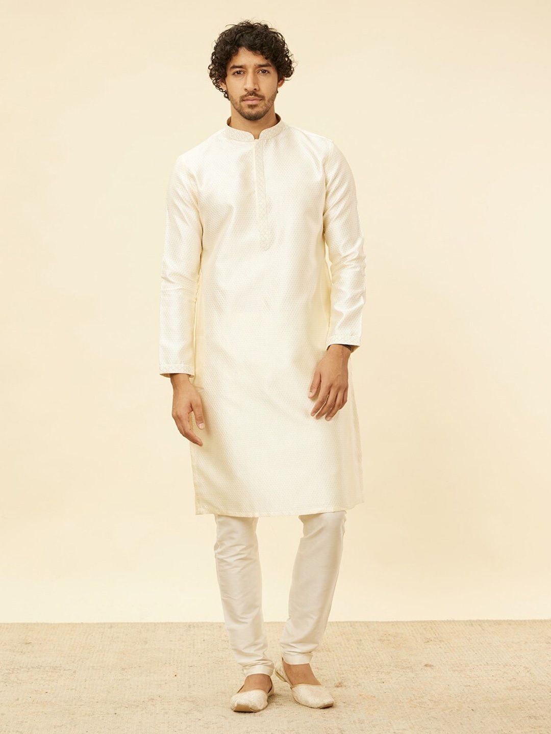 

Manyavar Mandarin collar Regular Kurta with Pyjamas, Cream