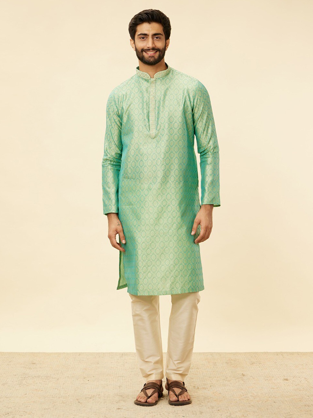 

Manyavar Mandarin Collar Long Sleeves Ethnic Print Straight Kurta with Pyjamas, Green