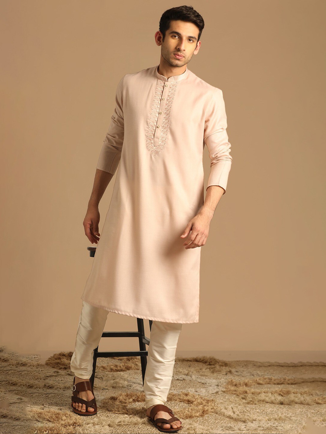 

Manyavar Embroidered Yoke Design Regular Kurta with Pyjama, Pink