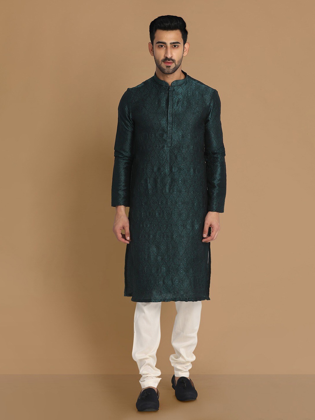 

Manyavar Ethnic Motifs Regular Kurta with Churidar, Green