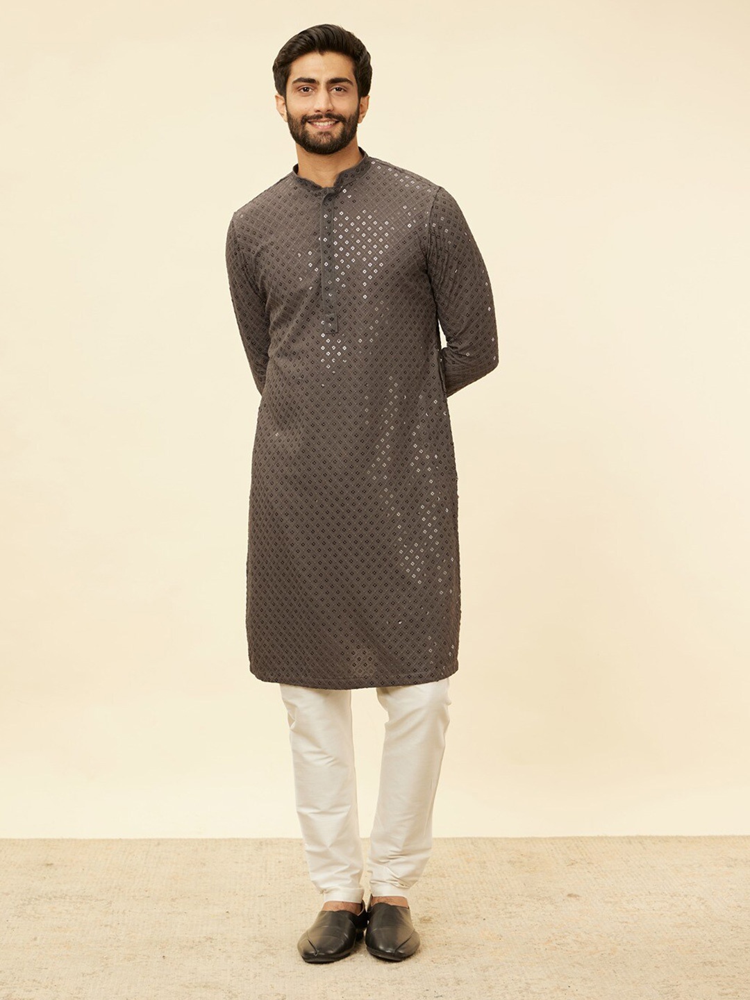 

Manyavar Mandarin Collar Geometric Sequinned Embroidered Straight Kurta With Pyjamas, Grey