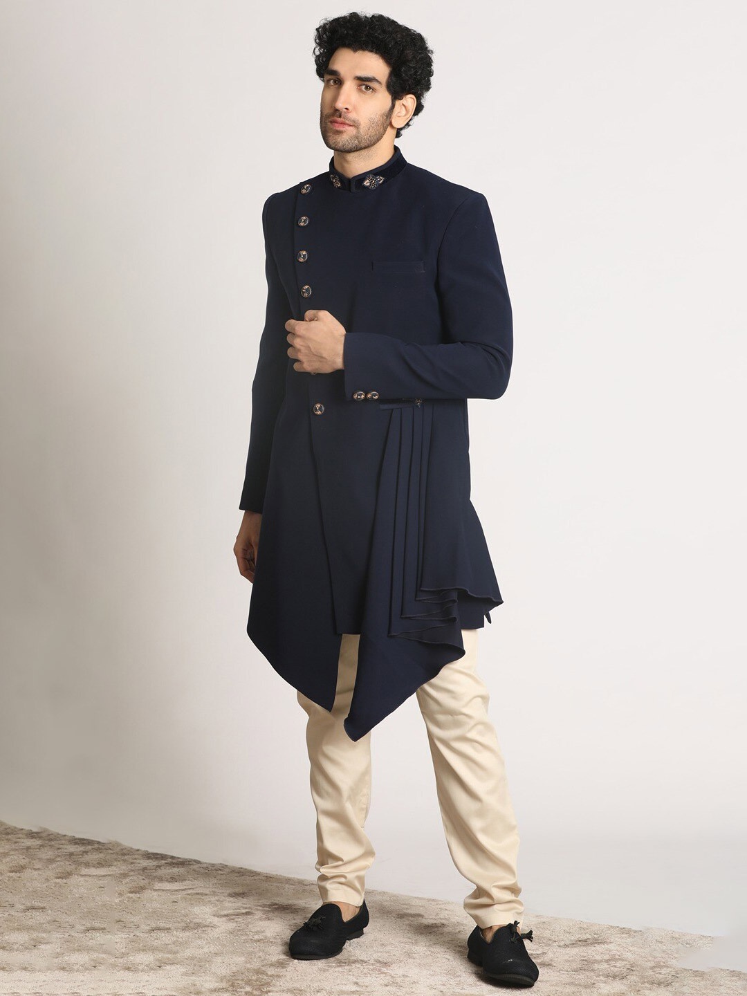 

Manyavar Self Design Sherwani Set, Navy blue