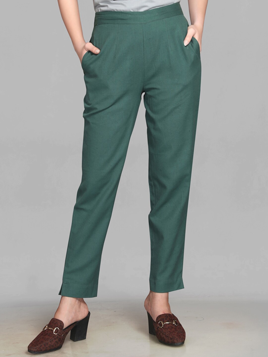

pinfit Women Relaxed Straight Leg Non Iron Cotton Cropped Trouser, Green