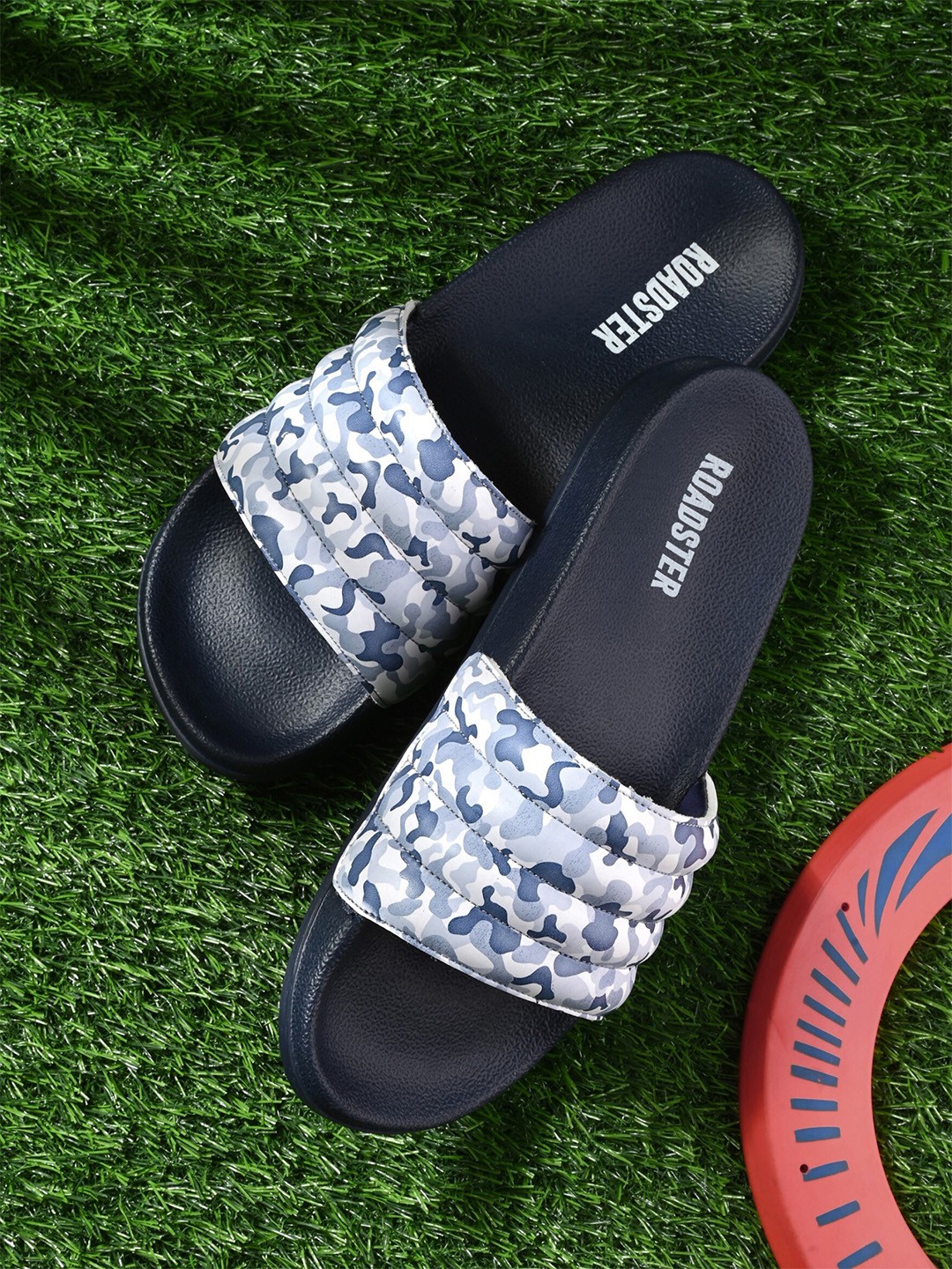 

Roadster The Lifestyle Co. Men Abstract Printed Sliders, Navy blue