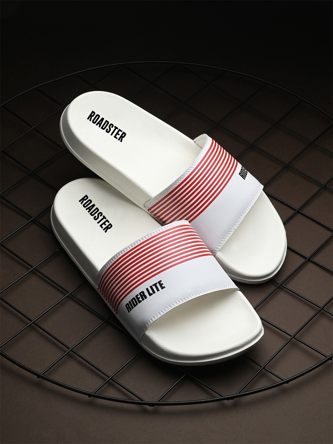 

The Roadster Lifestyle Co. Men Striped Slip On Sliders, White
