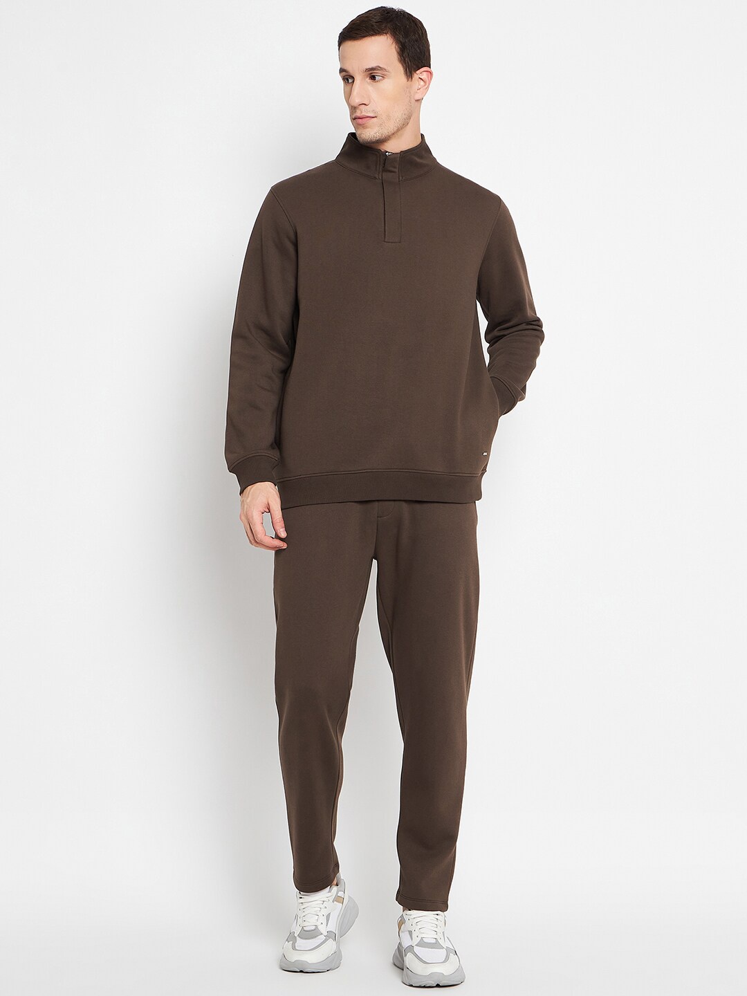 

EDRIO Mock Collar Relaxed Fit Tracksuit, Brown