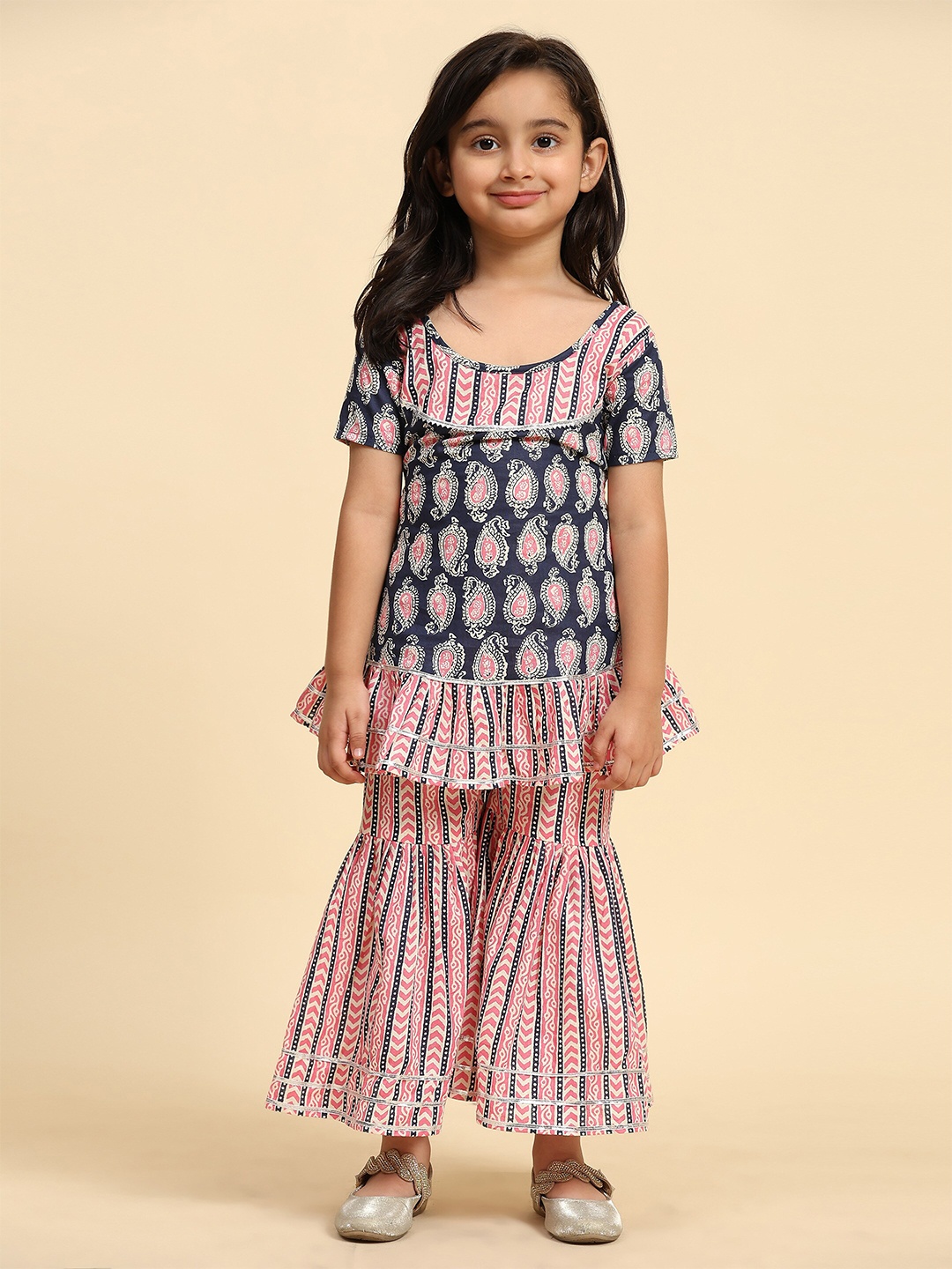 

SIDYAL Girls Paisley Printed Round Neck Tiered A-Line Kurti With Sharara & Dupatta, Peach