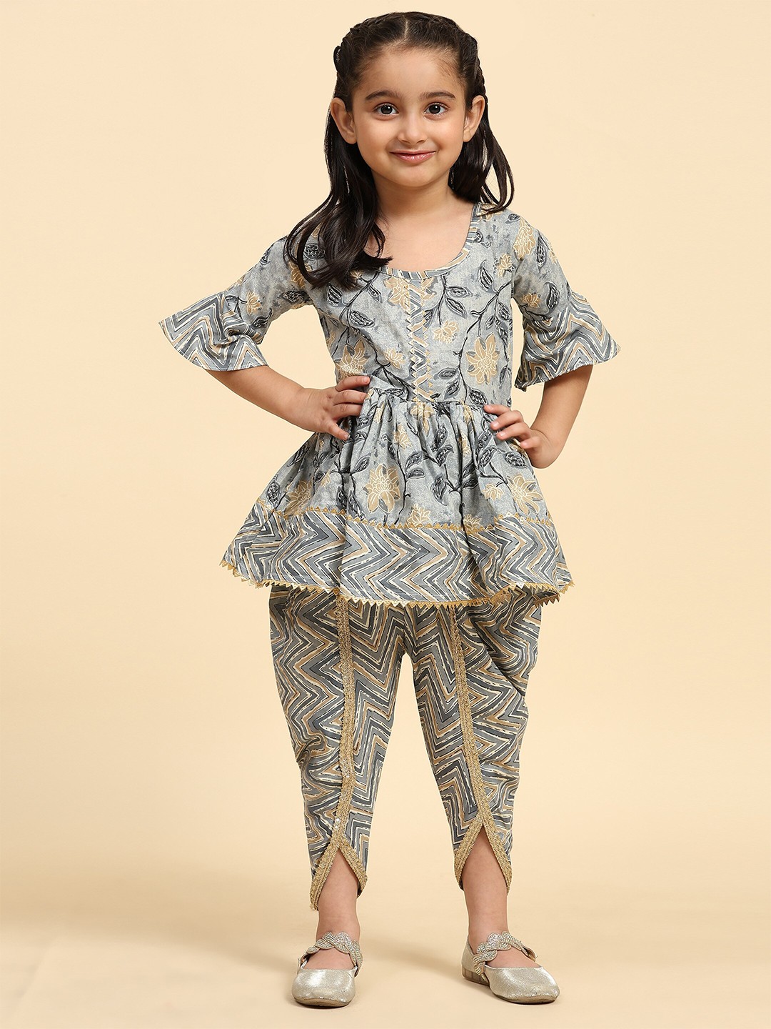 

SIDYAL Girls Floral Printed Pure Cotton Kurta with Dhoti Pant & Dupatta, Grey