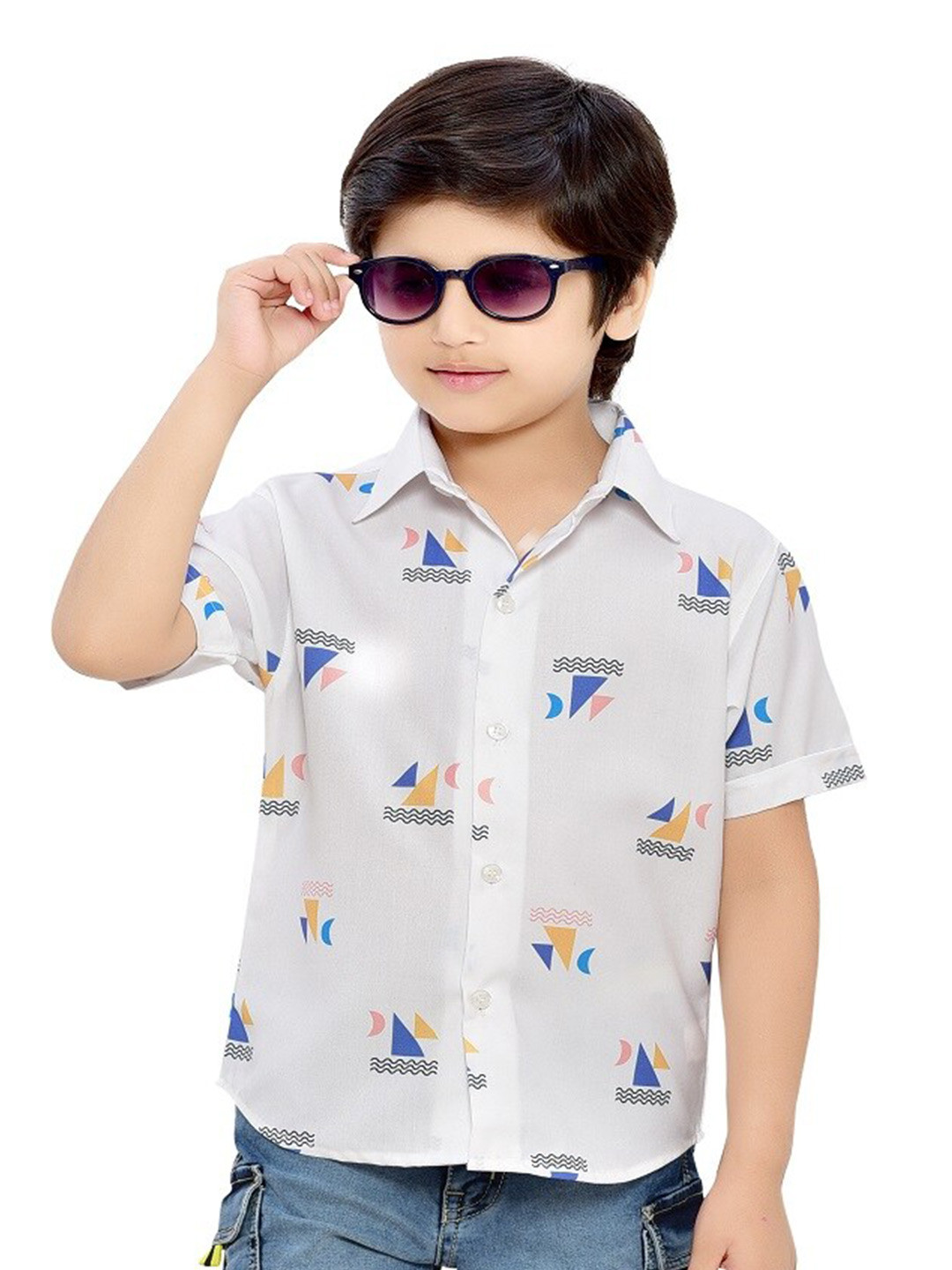 

BAESD Boys Spread Collar Short Collar Comfort Opaque Printed Casual Shirt, White