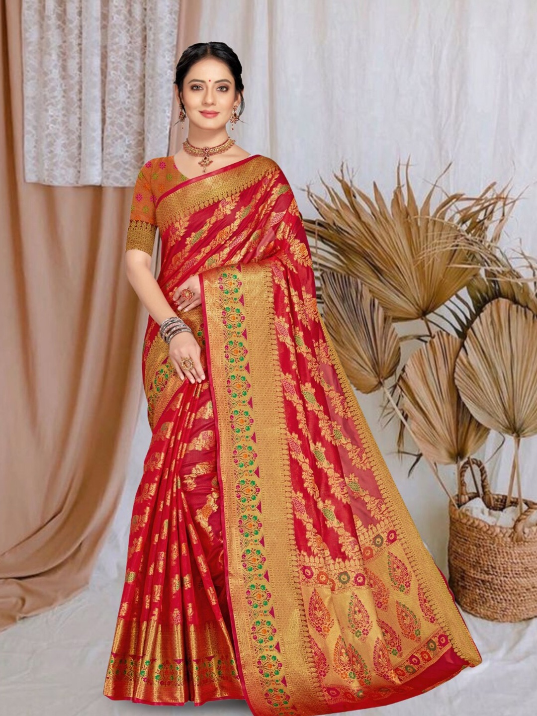 

Mitera Floral Woven Design Zari Banarasi Saree, Red