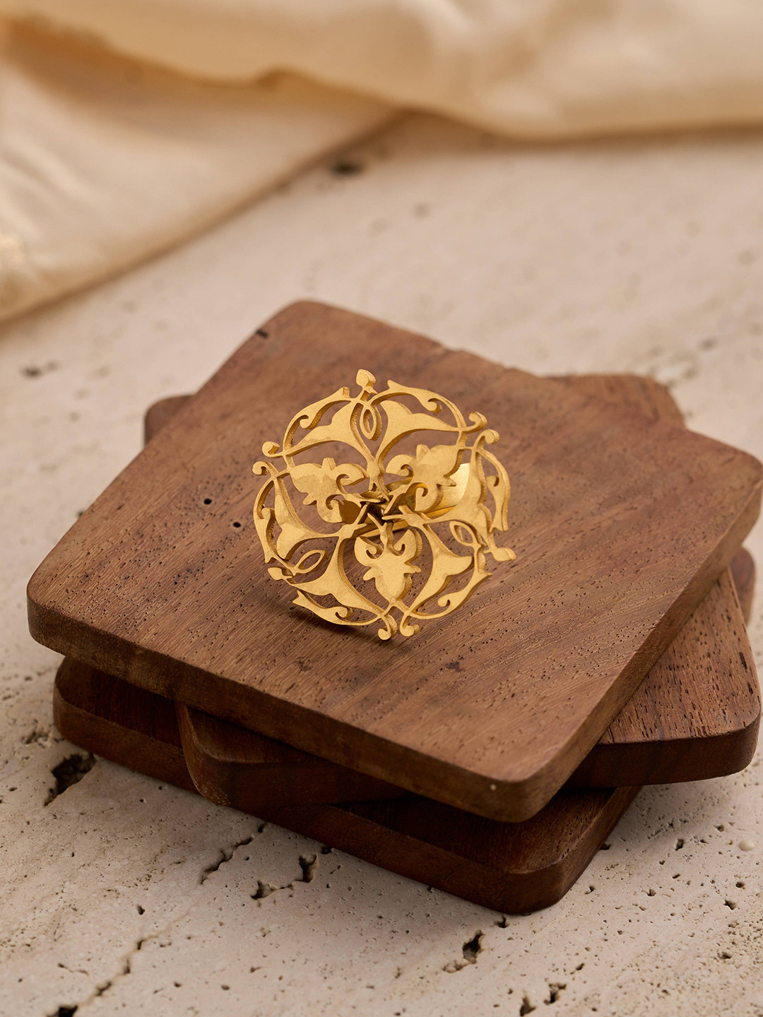 

trueBrowns Gold-Plated Adjustable Finger Ring