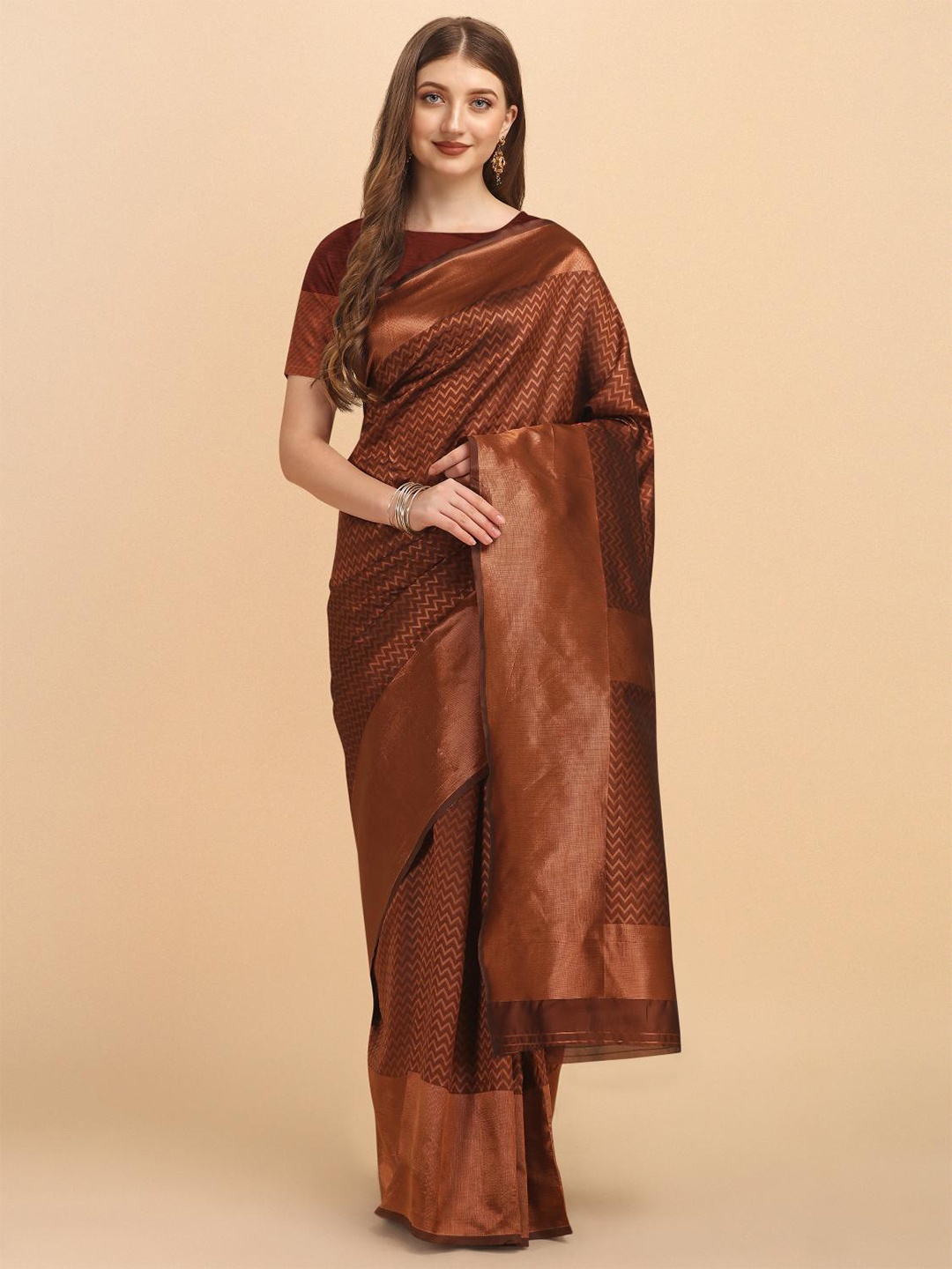 

LIMDO Brown & Gold-Toned Woven Design Zari Pure Silk Banarasi Saree