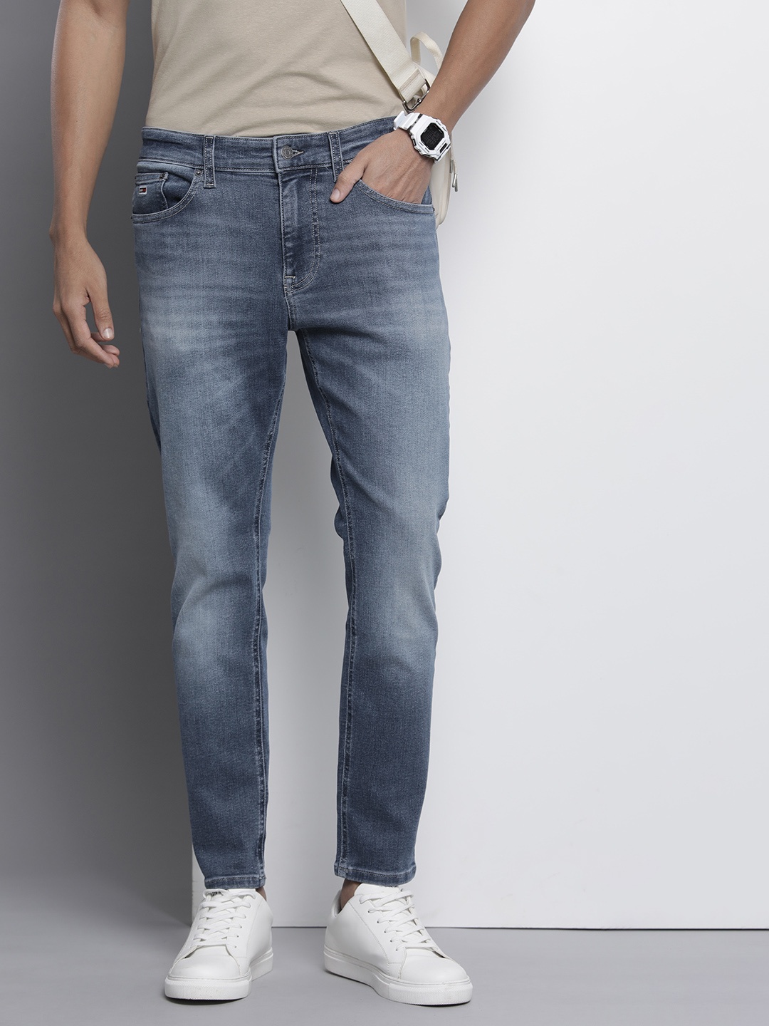 

Tommy Hilfiger Men Austin Slim Fit Heavy Fade Stretchable Jeans, Blue