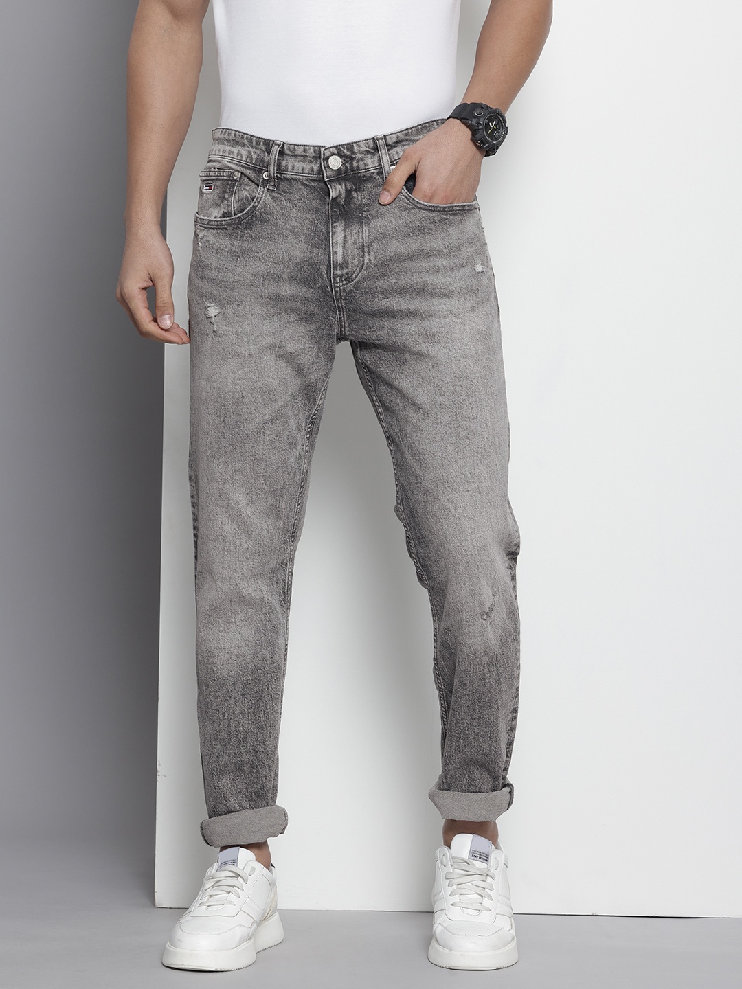 

Tommy Hilfiger Men Austin Slim Fit Heavy Fade Jeans, Black