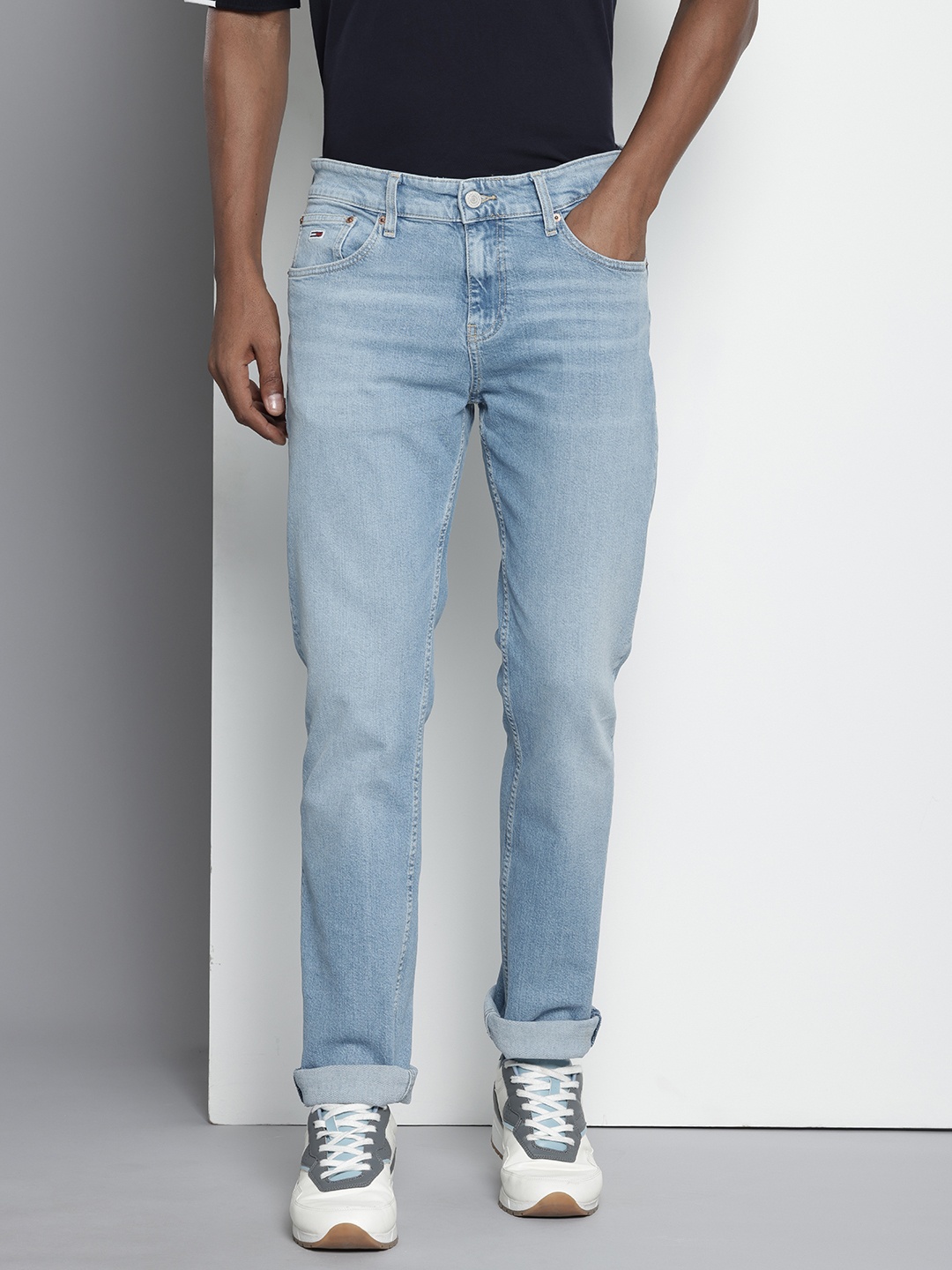 

Tommy Hilfiger Men Straight Fit Light Fade Stretchable Jeans, Blue