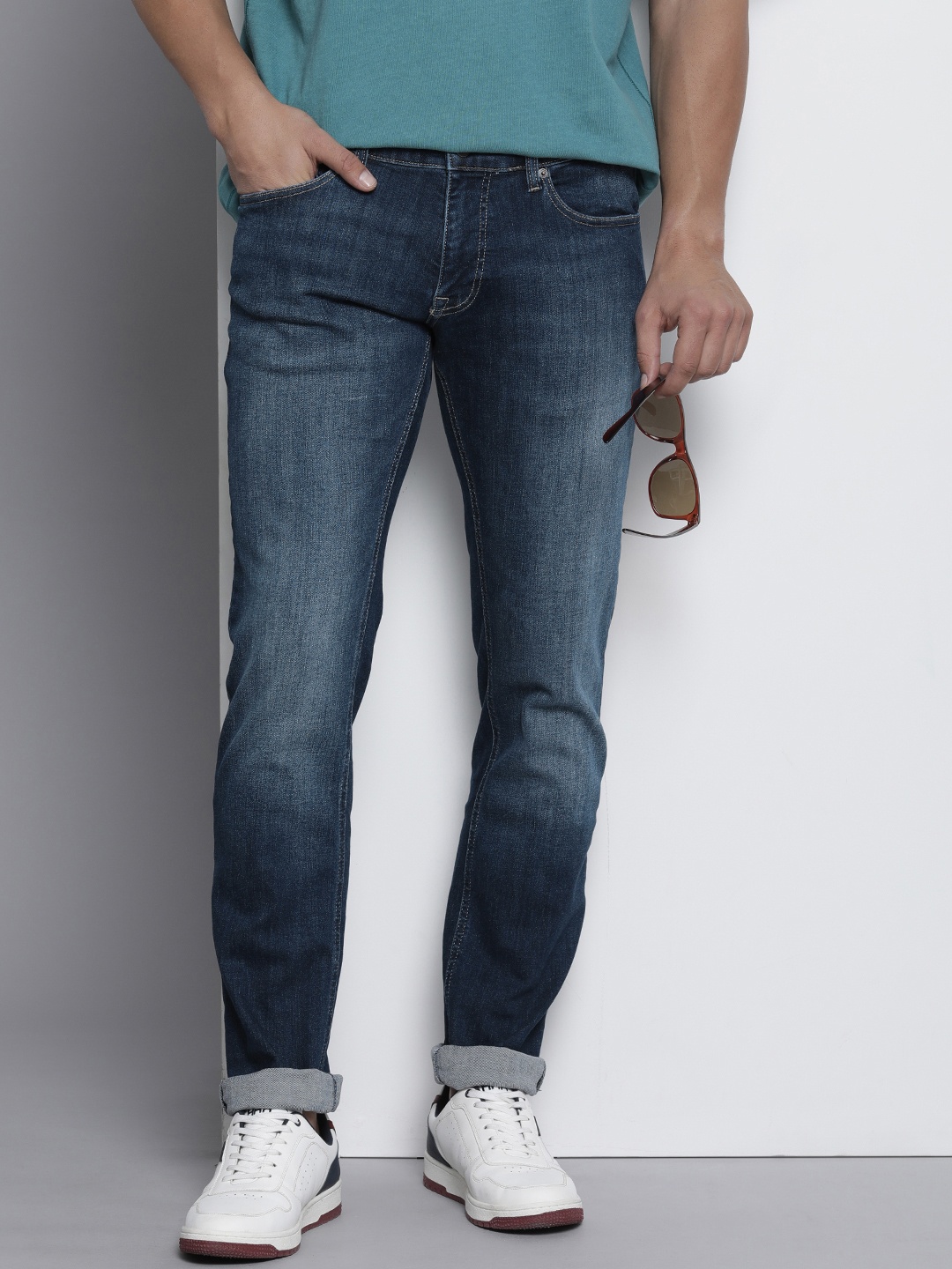 

Tommy Hilfiger Men Scranton Slim Fit Light Fade Stretchable Jeans, Navy blue