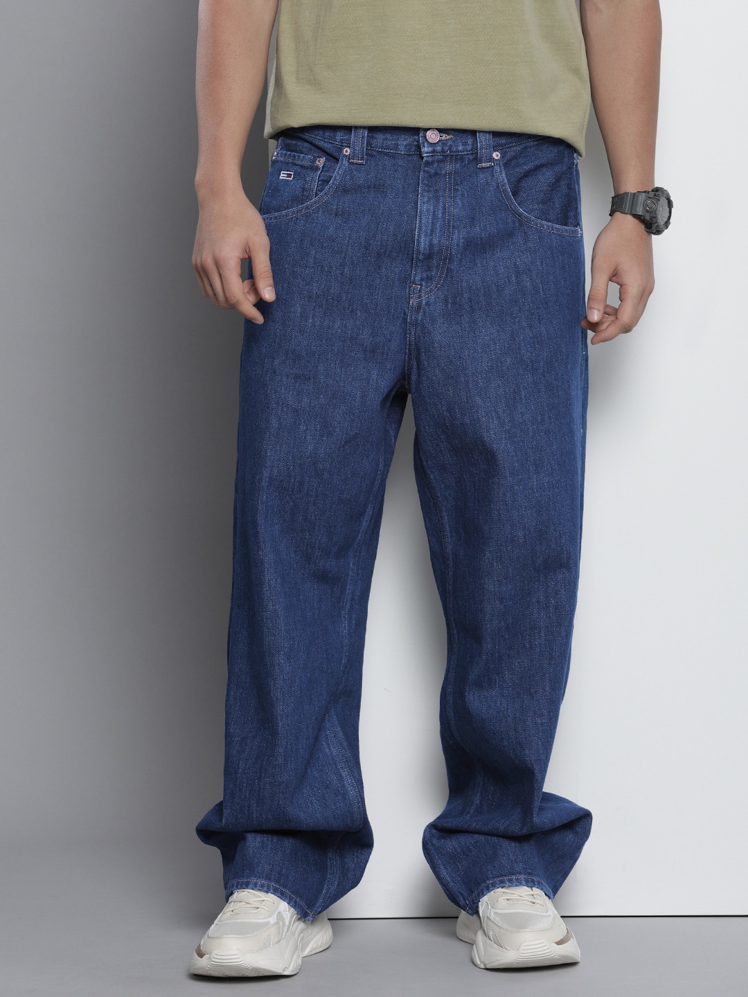 

Tommy Hilfiger Men Pure Cotton Baggy Fit Mid-Rise Jeans, Blue