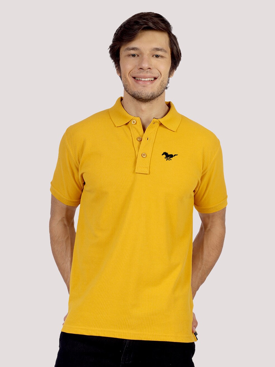 

Greylongg Men Polo Collar Applique T-shirt, Yellow