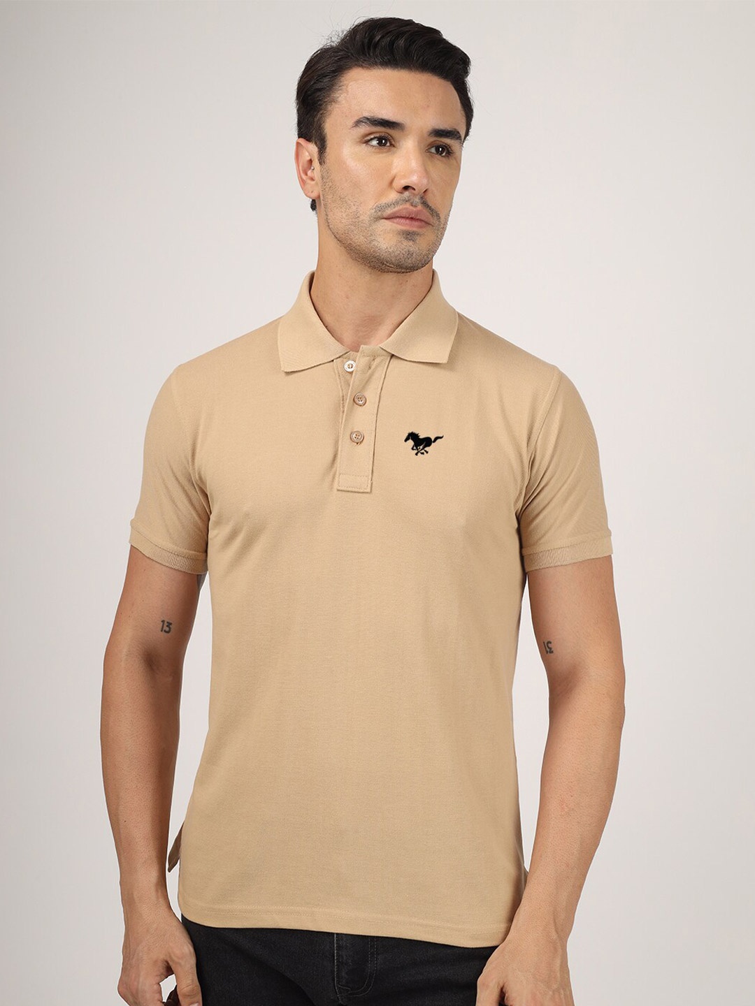 

Greylongg Polo Collar Applique T-shirt, Beige