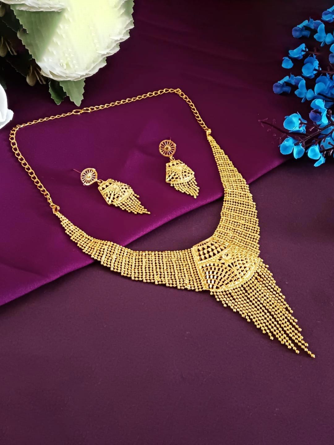 

Efulgenz Gold-Plated Jewellery Set