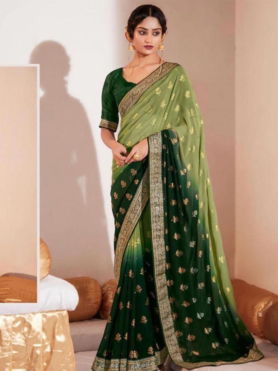 

FABIAN FASHION Foil Printed Woven Design Zari Saree, Green