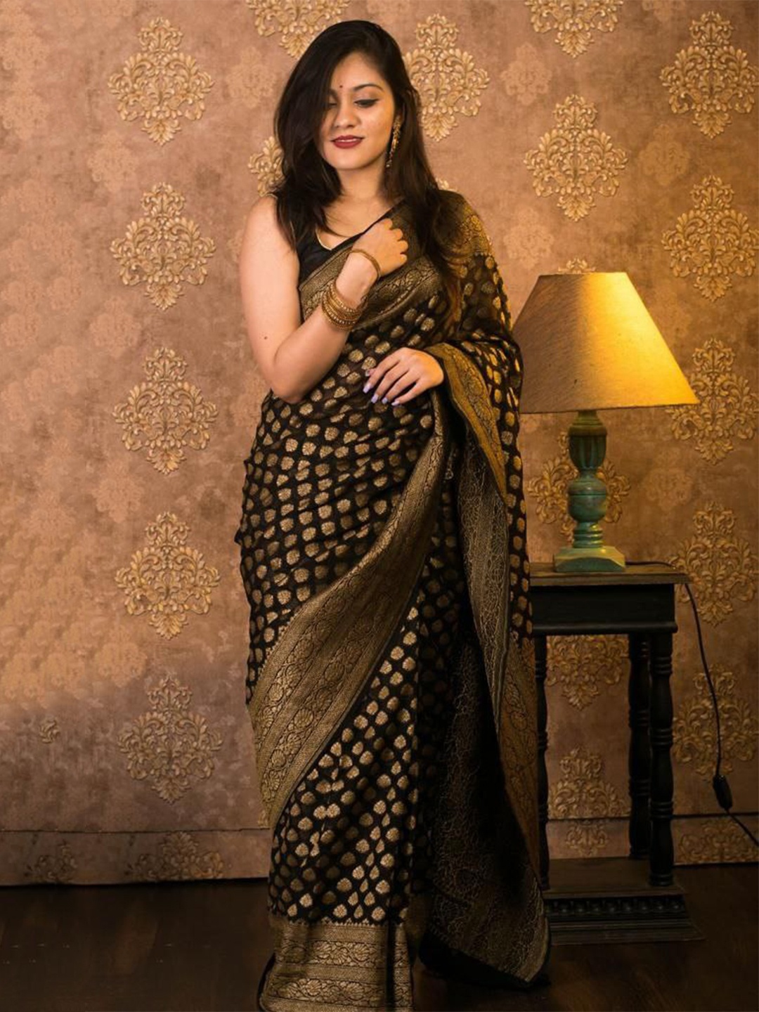 

FABIAN FASHION Black & GoldToned Ethnic Woven Design Zari Silk Cotton Banarasi Saree