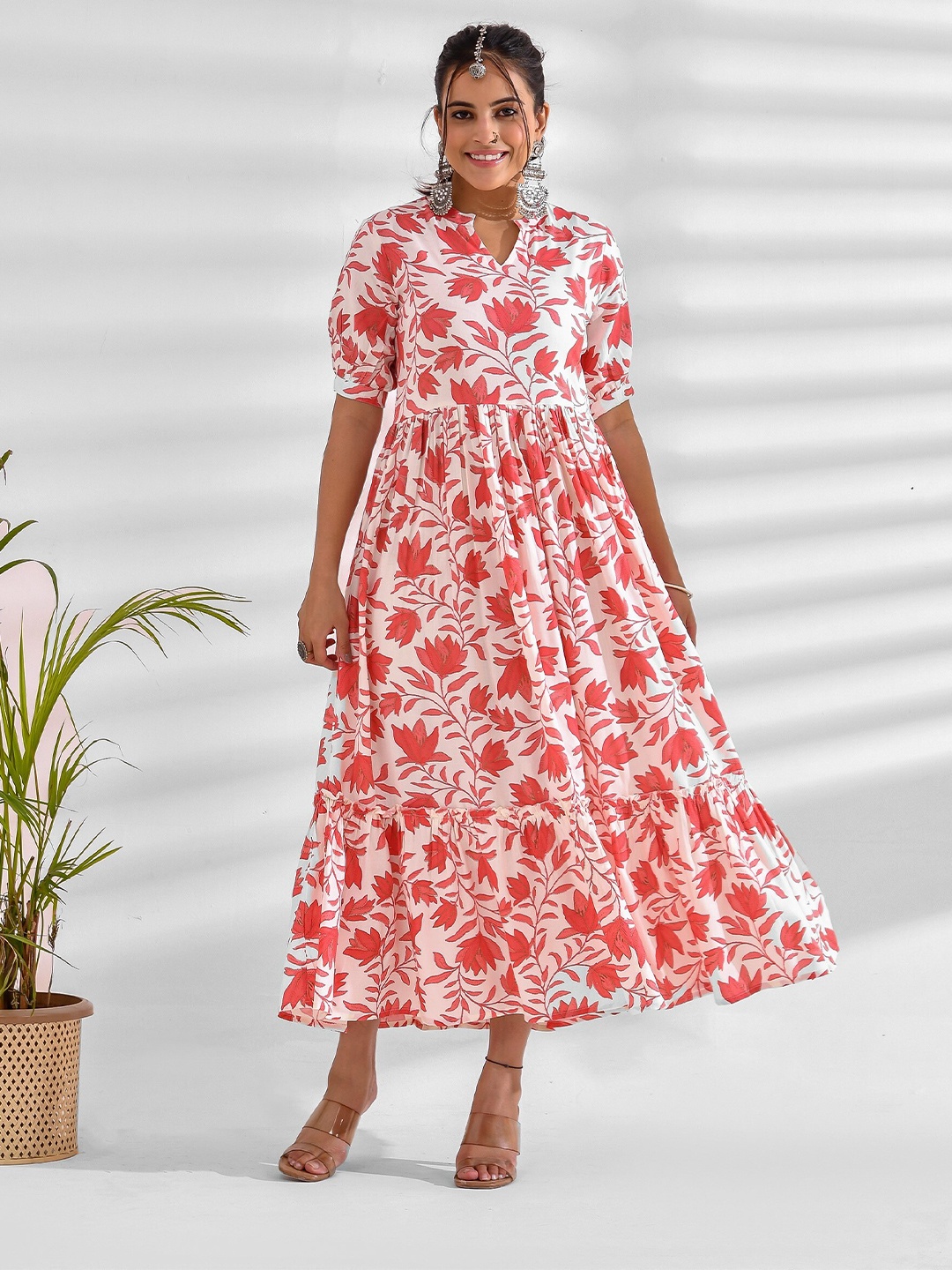 

mokshi Pink Floral Printed Puff Sleeves Maxi Dress