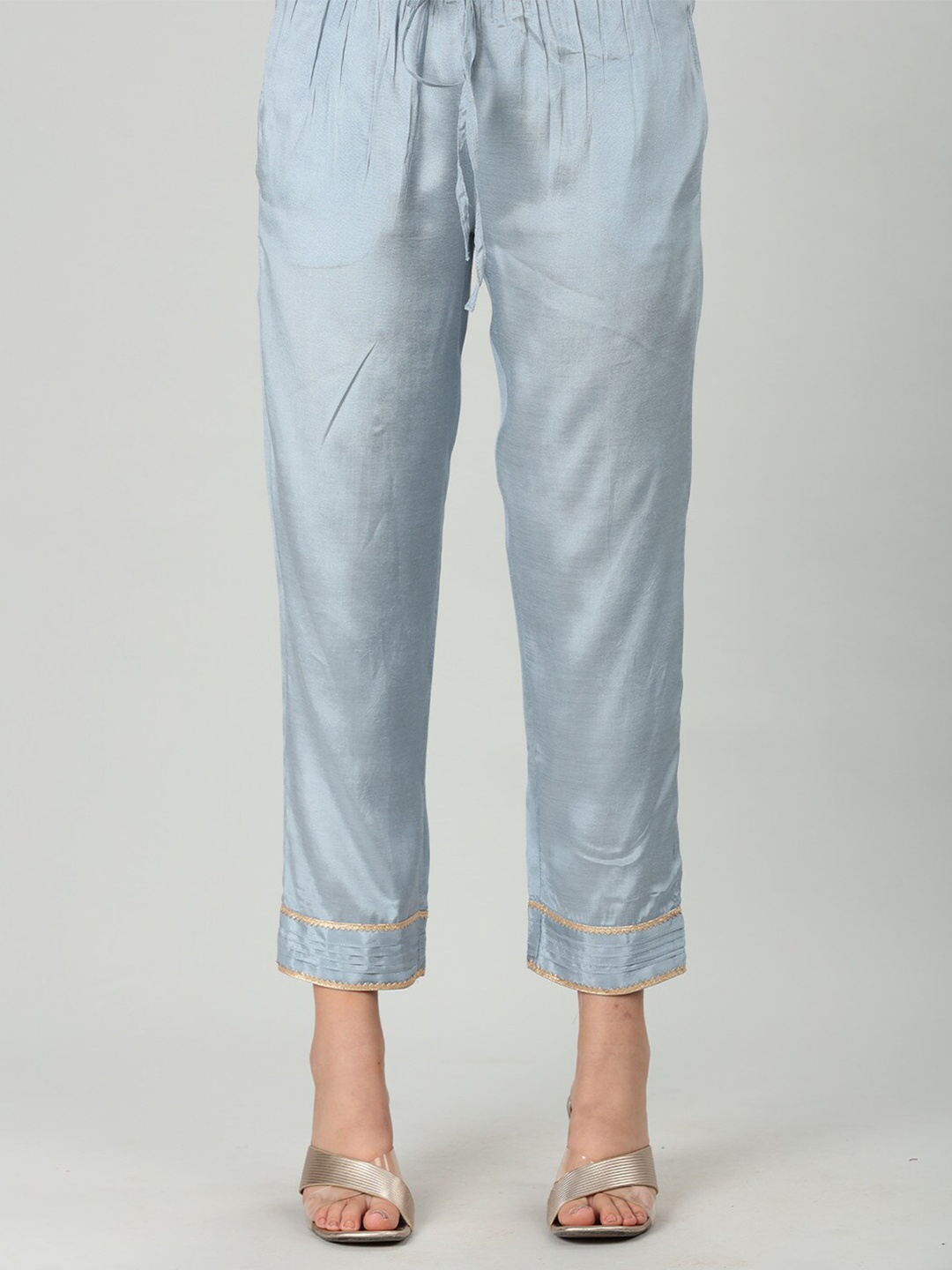 

Mustard Women Mid-Rise Pleated Regular Trousers, Blue
