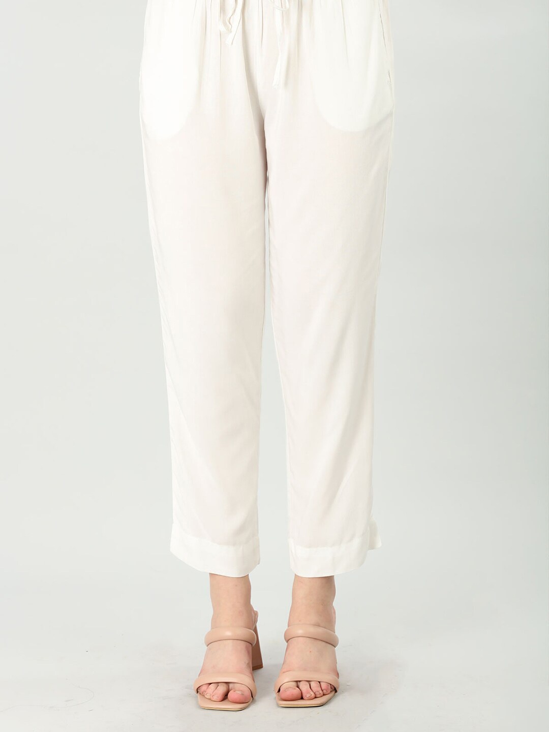 

Mustard Women Mid-Rise Pleated Regular Trousers, White