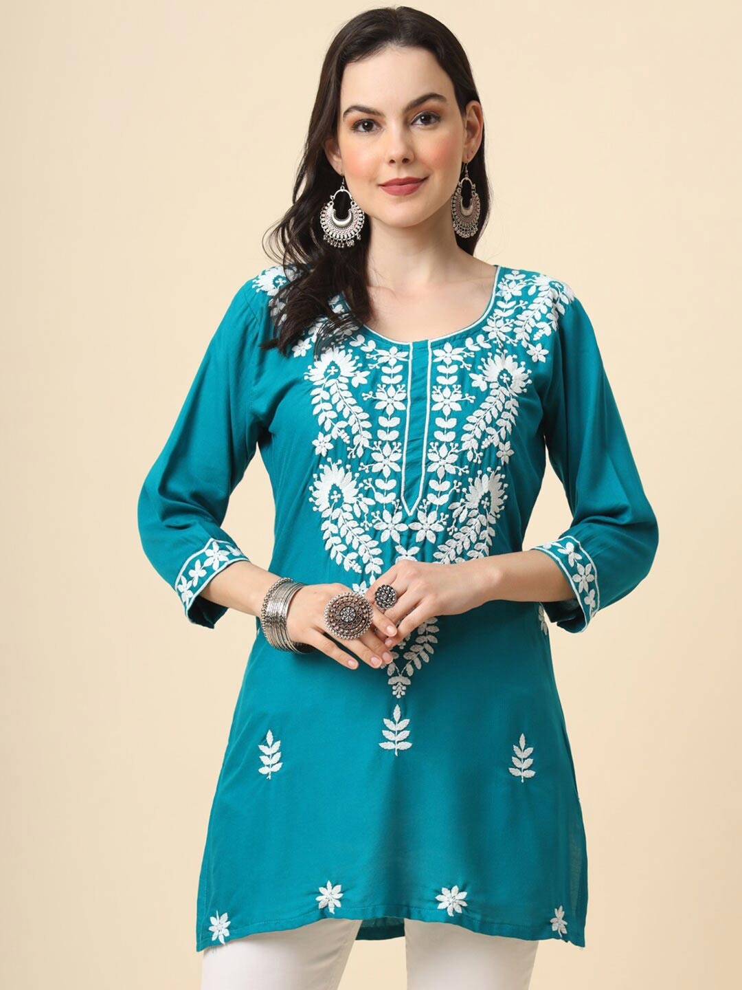 

HERE&NOW Blue & White Ethnic Motifs Embroidered Round Neck Straight Short Kurti