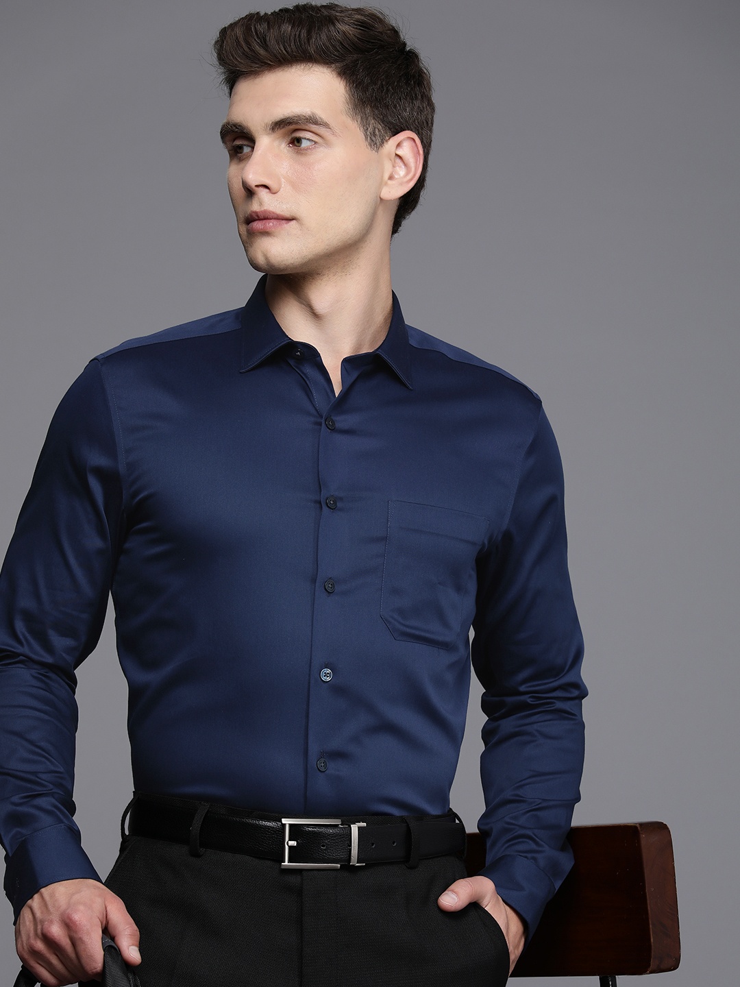 

Louis Philippe Solid Slim Fit Formal Shirt, Blue