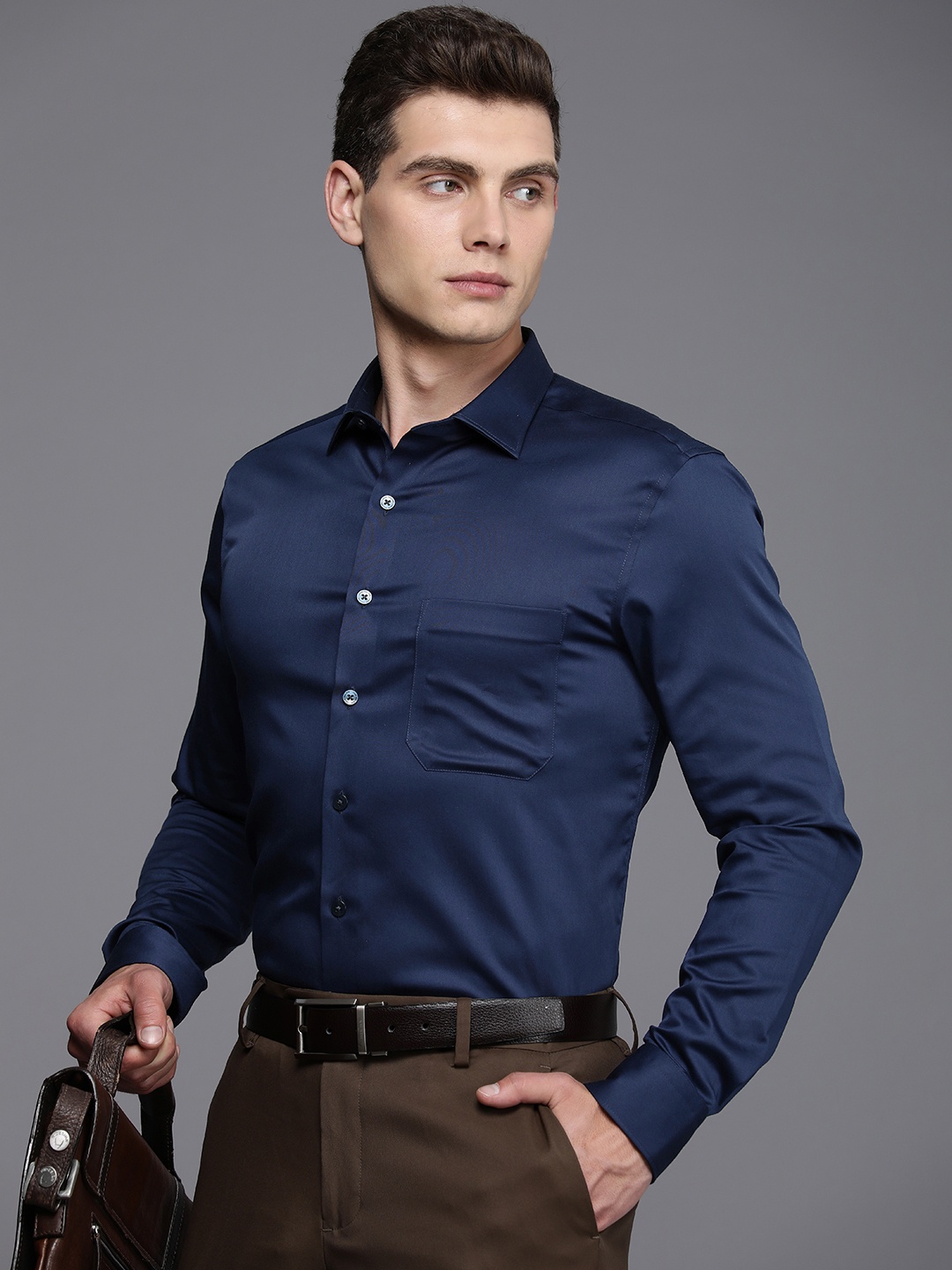 

Louis Philippe Solid Slim Fit Formal Shirt, Blue