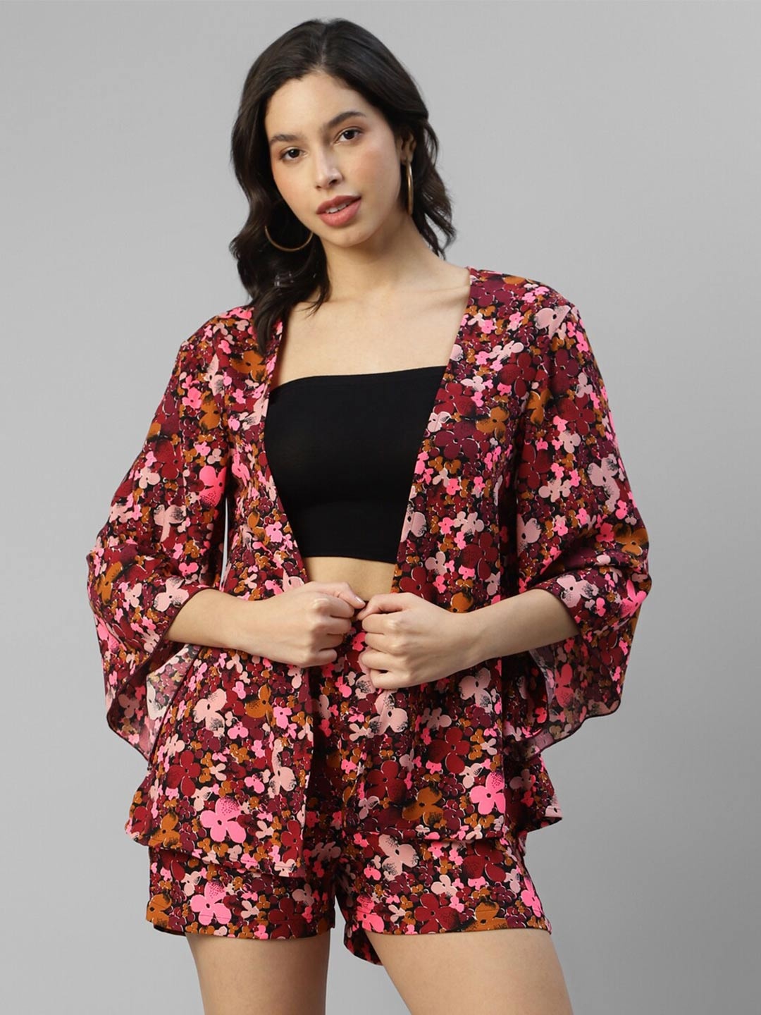 

DEEBACO Floral Printed Shawl Neck Shrug With Shorts, Maroon