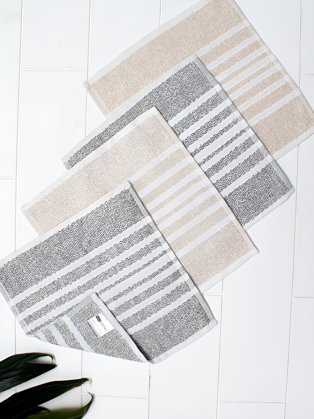 

AVI Living Grey & Beige 4 Pcs Striped 550 GSM Pure Cotton Face Towel