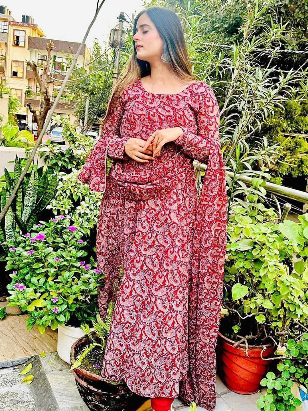 

Tulip Eden Printed Round Neck Georgette Anarkali Kurta With Dupatta, Maroon