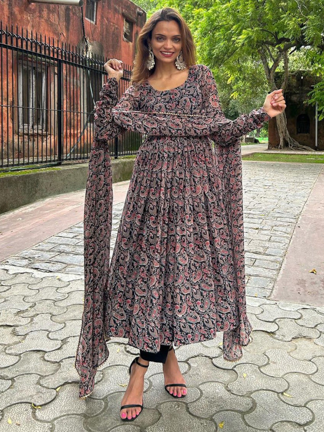

Tulip Eden Paisley Printed Georgette Anarkali Kurta WIth Dupatta, Black