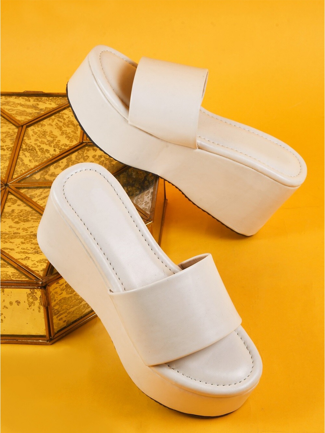 

Try Me Open Toe Flatform Heels, Beige