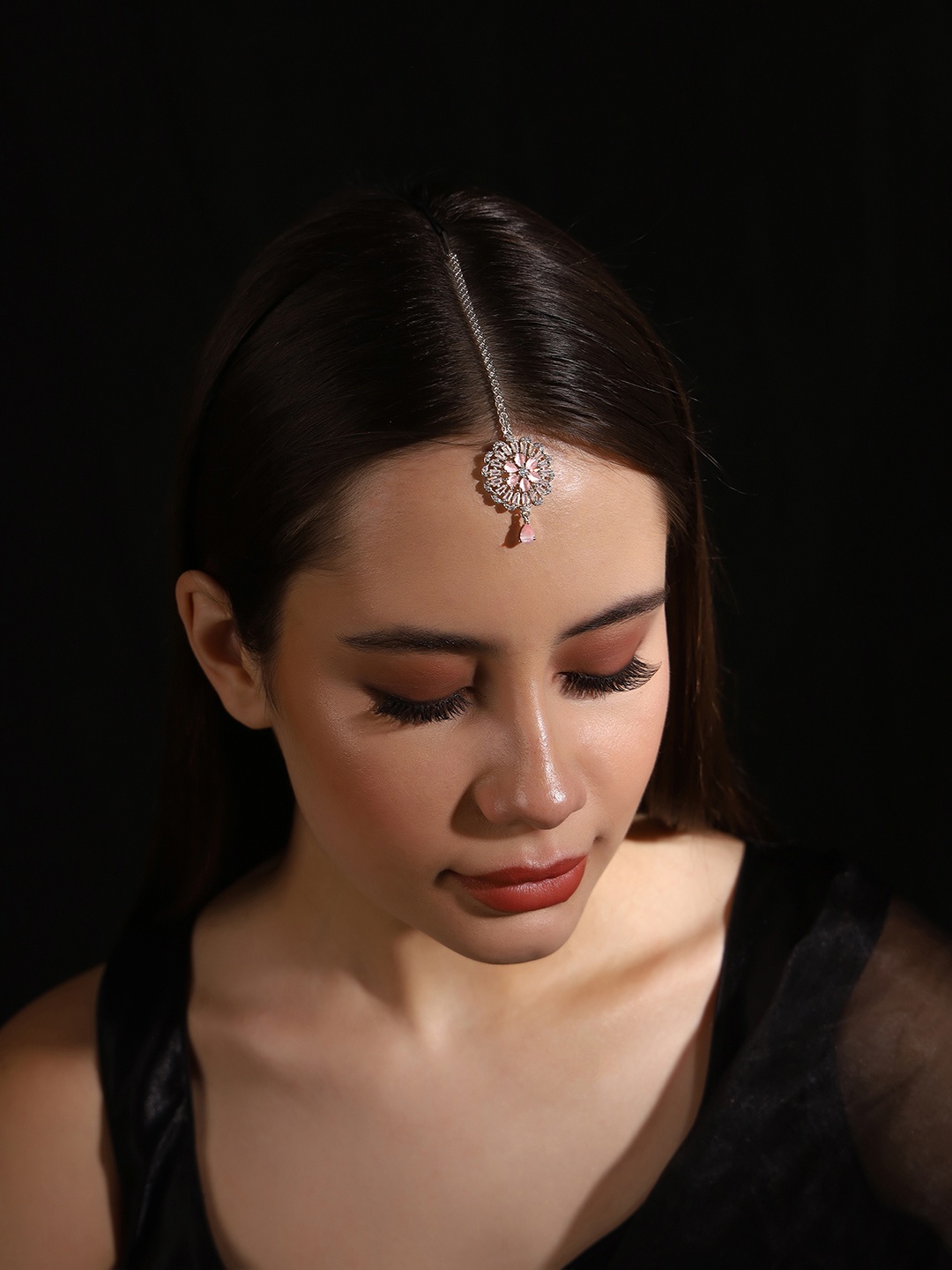 

Priyaasi Silver-Plated American Diamonds Studded Maang Tikka, Peach