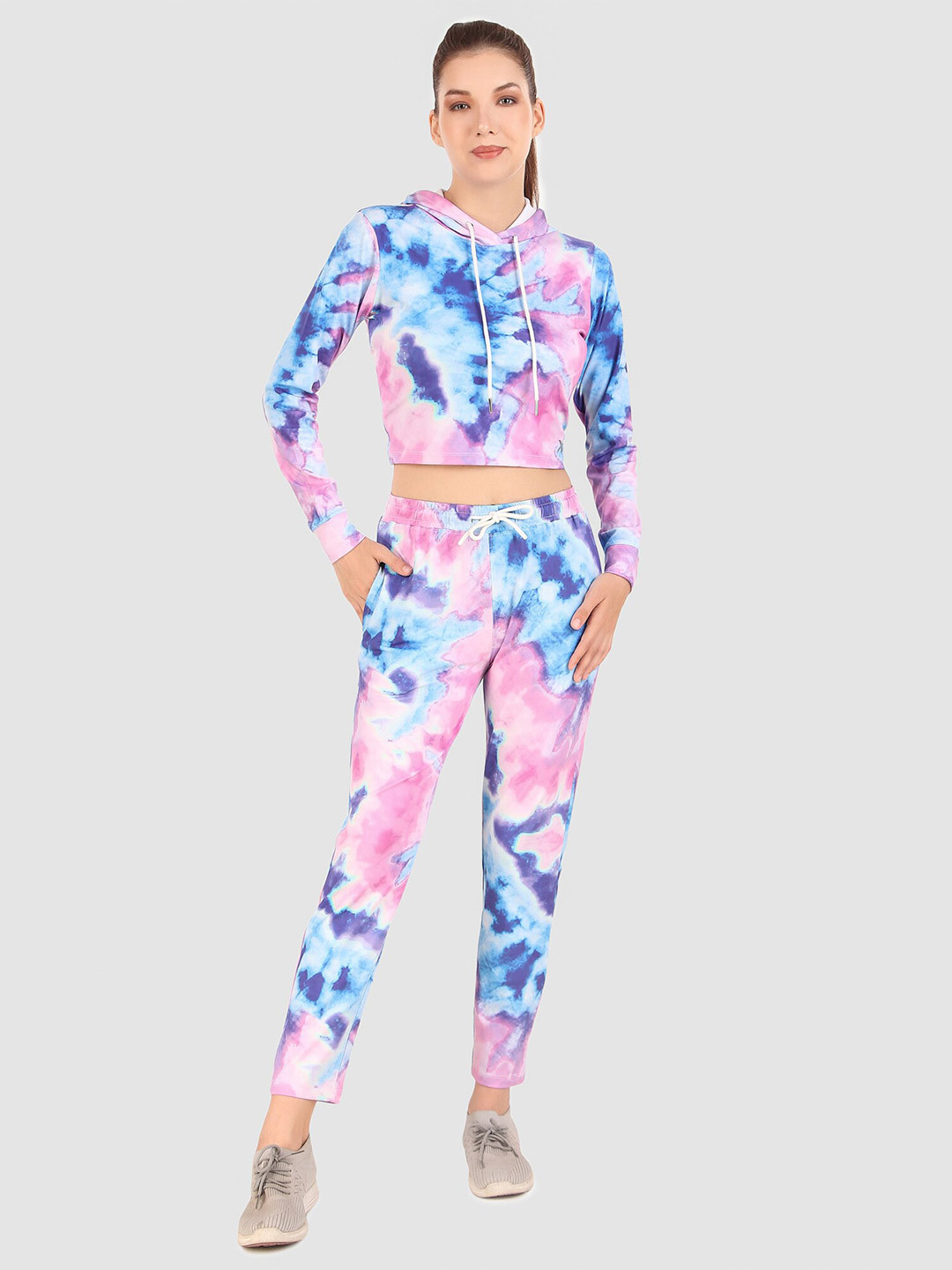 

HRX by Hrithik Roshan Pink & Blue Abstract Printed Hooded Crop Sweatshirt With Track Pants, White