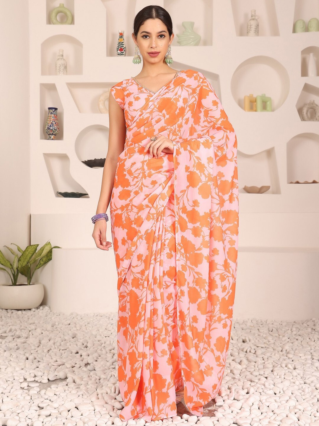 

Ethnovog Floral Printed Saree, Pink
