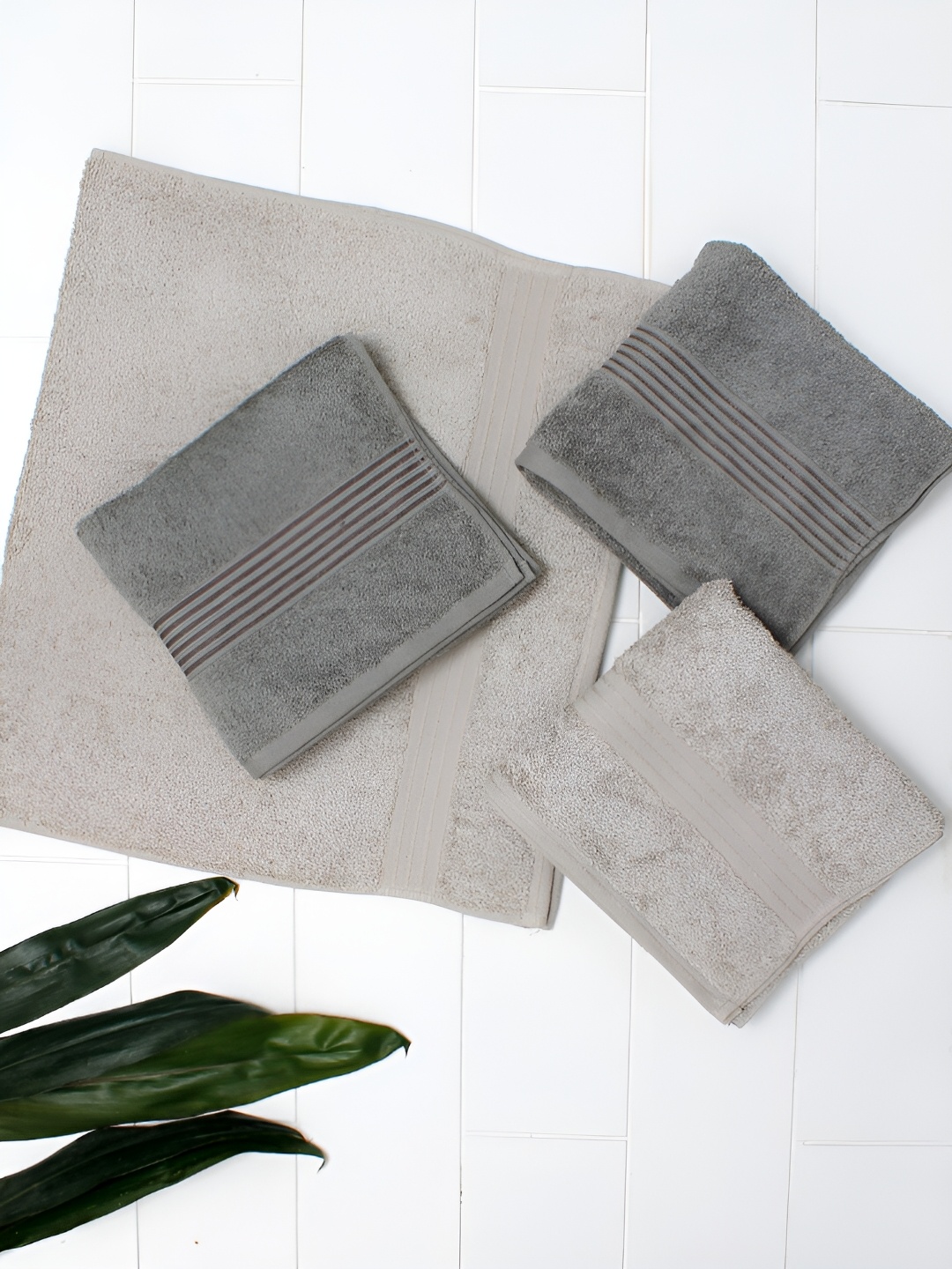 

AVI Living Brown & Beige 4 Pcs Cotton 650 GSM Hand Towels