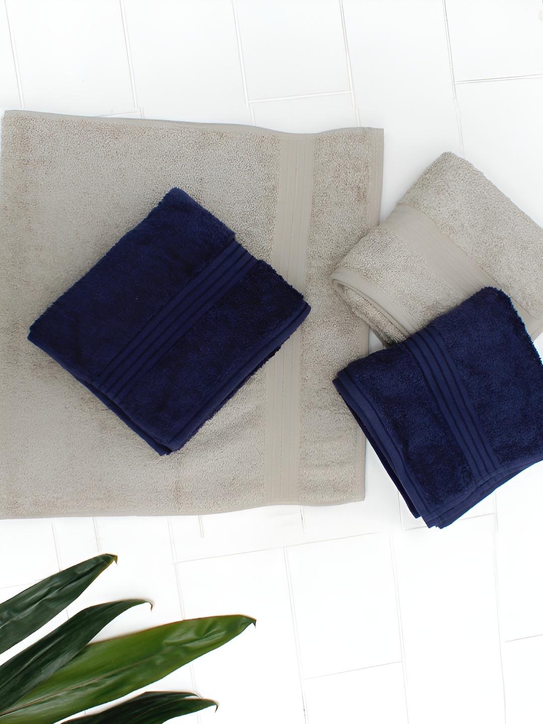 

AVI Living Blue & White 4 Pcs Cotton Anti Bacterial 650 GSM Reversible Hand Towels
