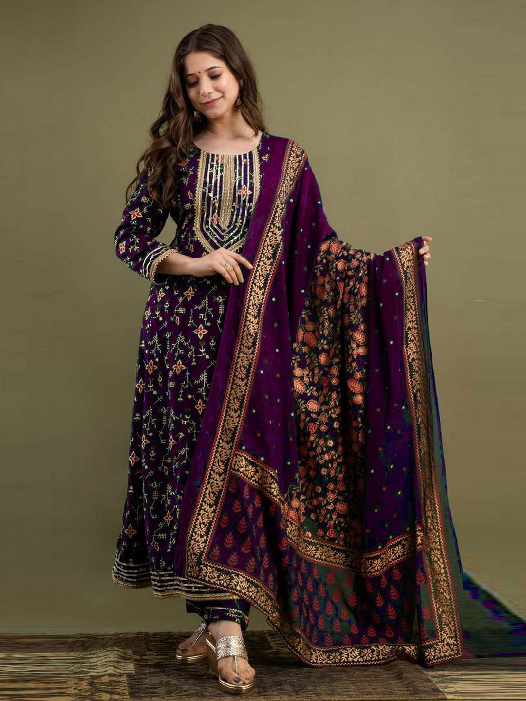 

BAESD Floral Printed Round Neck Gotta Patti Kurta with Trousers & With Dupatta, Purple
