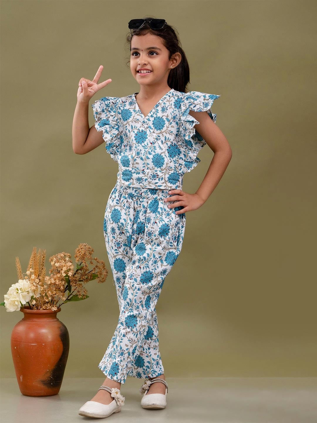 

BAESD Girls Floral Printed Flutter Sleeves Top With Trouser, Blue
